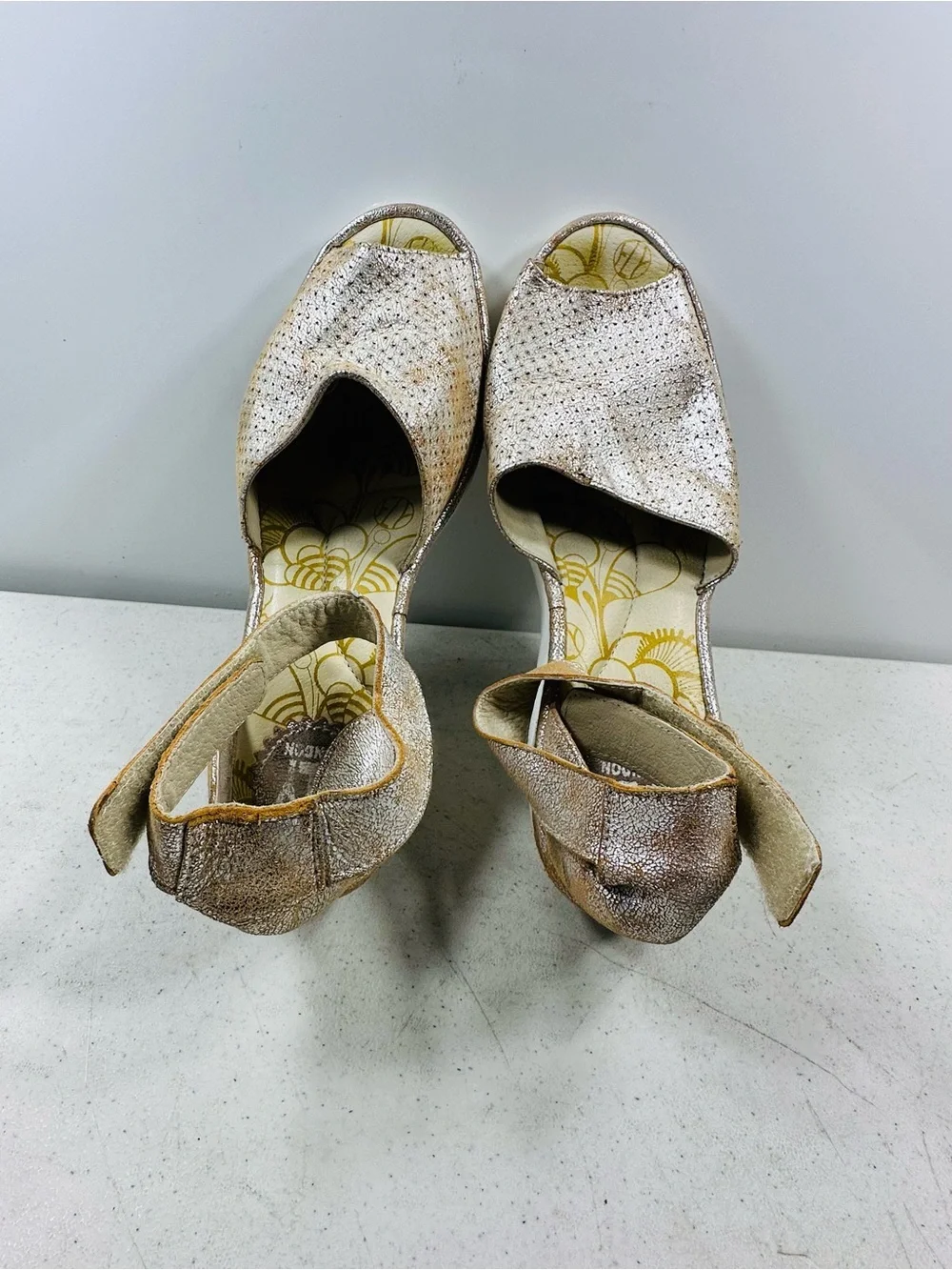 Fly London Pearl Metallic Ankle Strap Wedge Sandal Perforated Leather 39-8-8,5